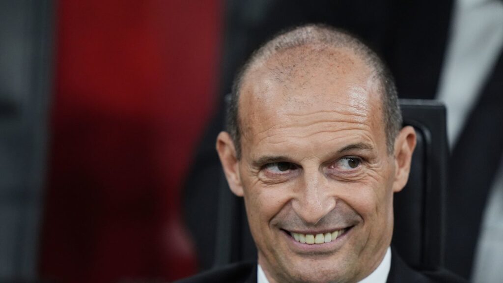 Ekspresi Massimiliano Allegri di laga AC Milan vs Juventus di San Siro,